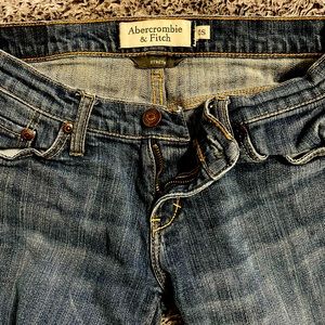 Abercrombie & Fitch stretch denim jeans. Size 0S.